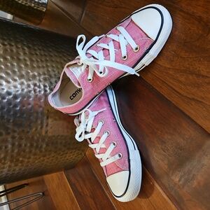 PINK Converse All Stars Low Profile